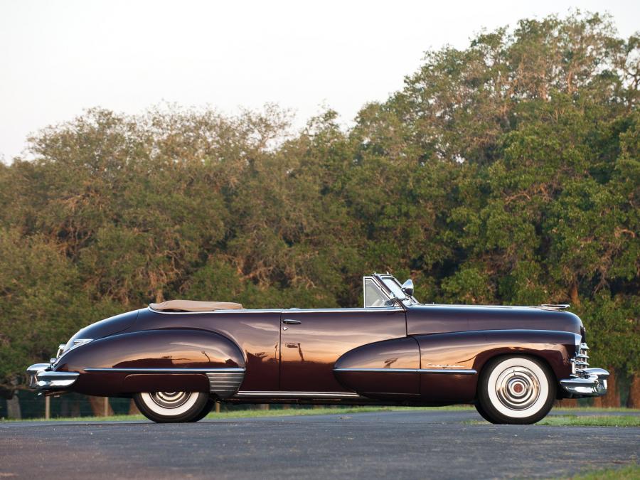  Cadillac Series 62 Convertible 1947 года  (фото 10 из 31)
